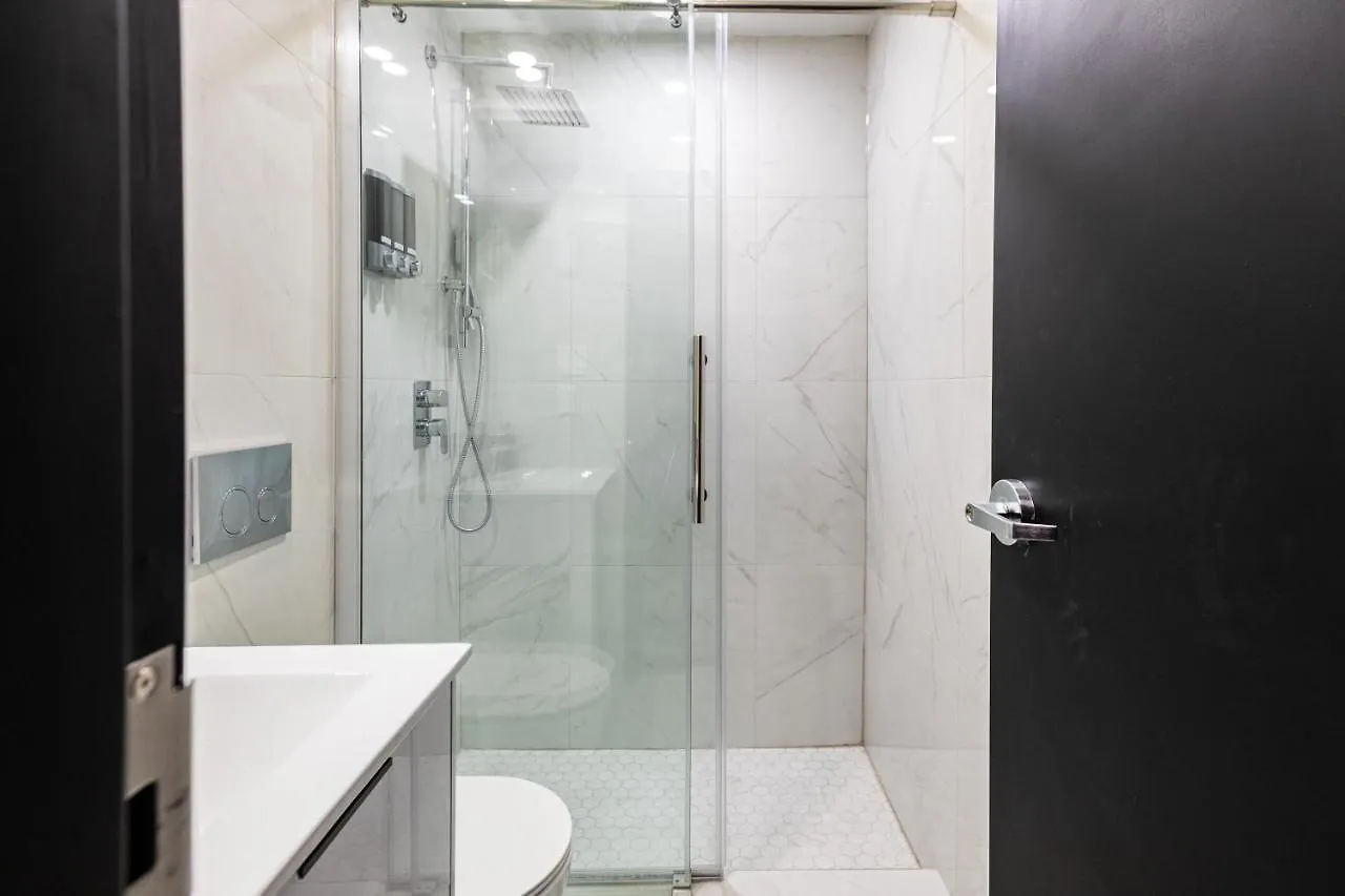 Parc Avenue Hostel Montreal Canada